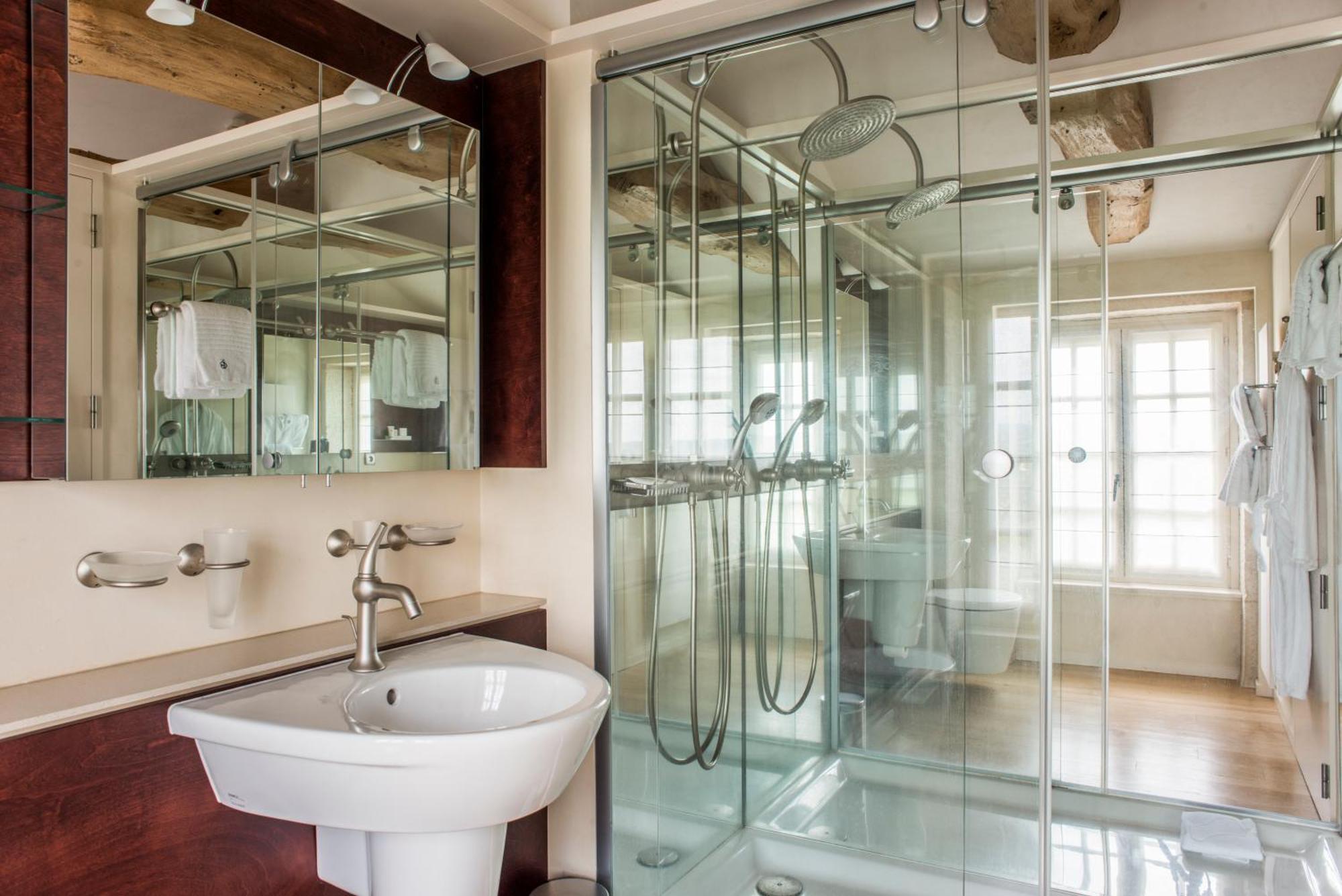 Hotel-restaurant Le Chateau De Besseuil, Macon Nord - Teritoria 4*